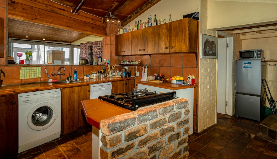 5 Bedroom Property for Sale in Clovelly Western Cape